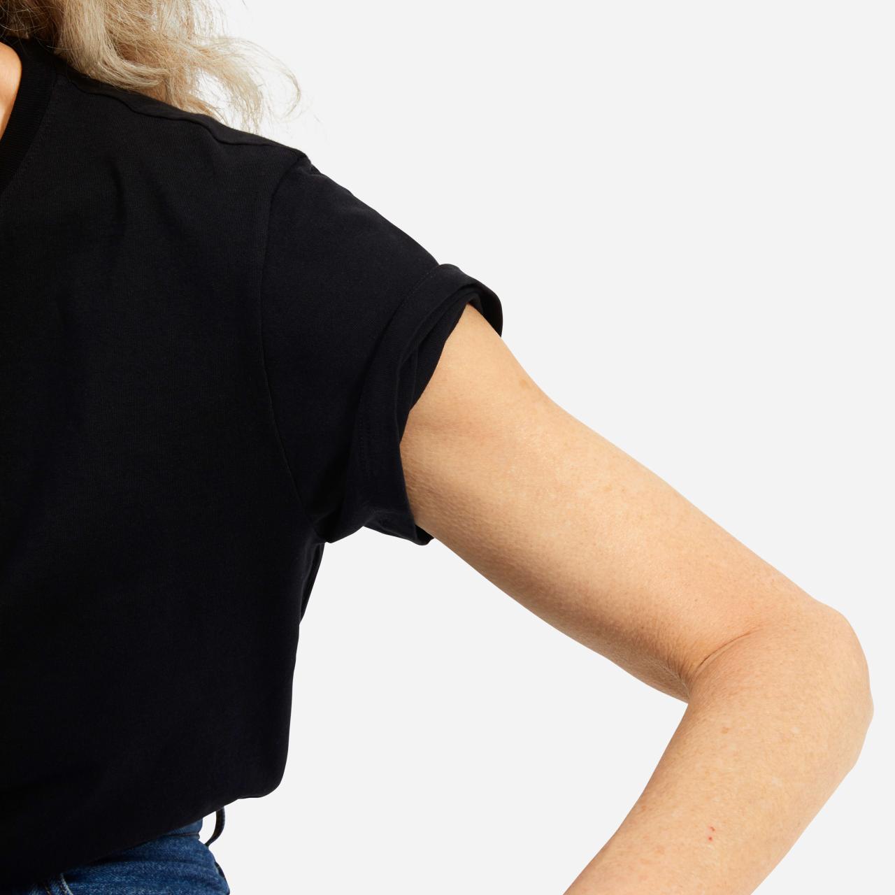 The Organic Cotton Box-Cut Tee Black – Everlane The Organic Cotton Box-Cut Tee Black – Everlane